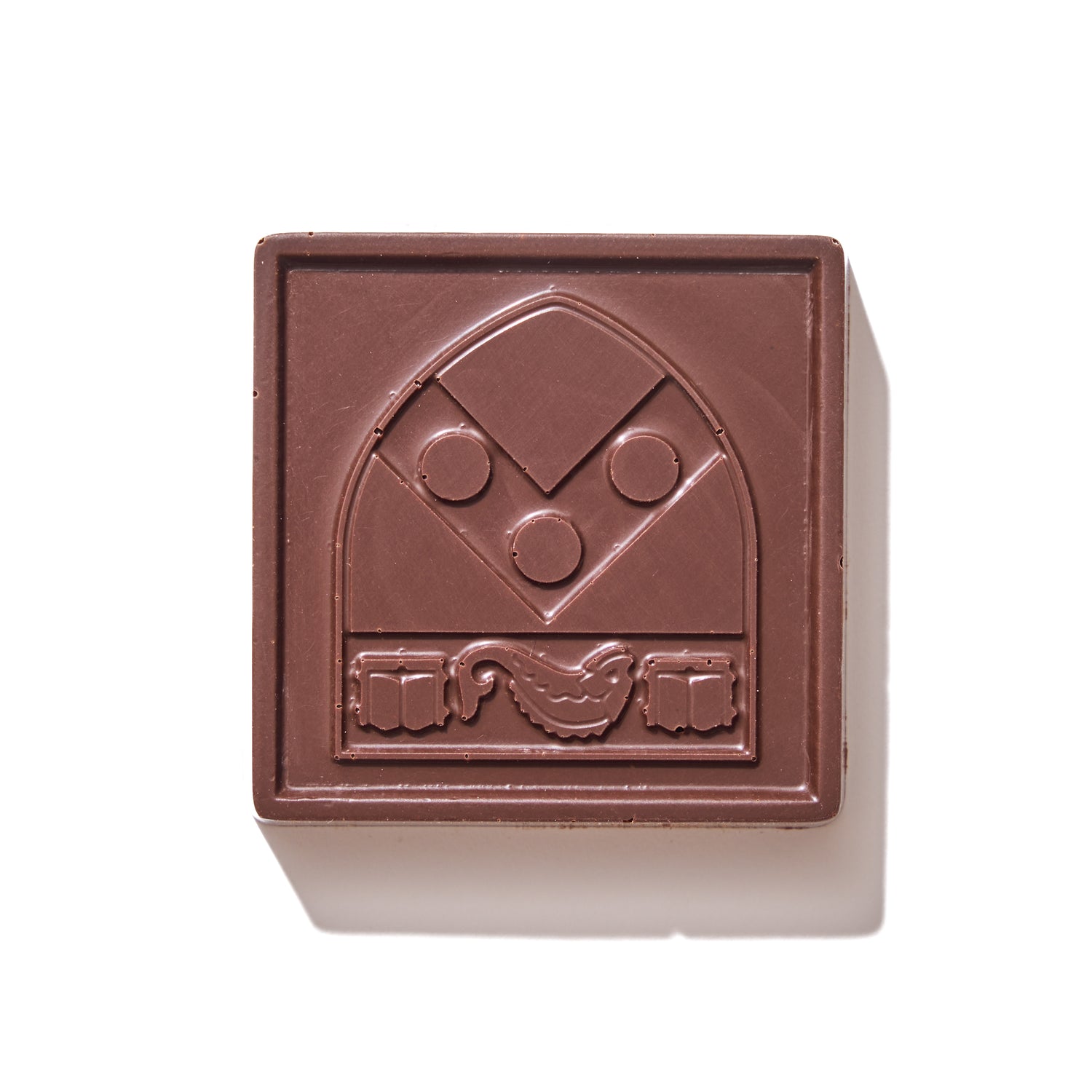 University of Pennsylvania custom dark chocolate square featuring the school’s embossed crest.
