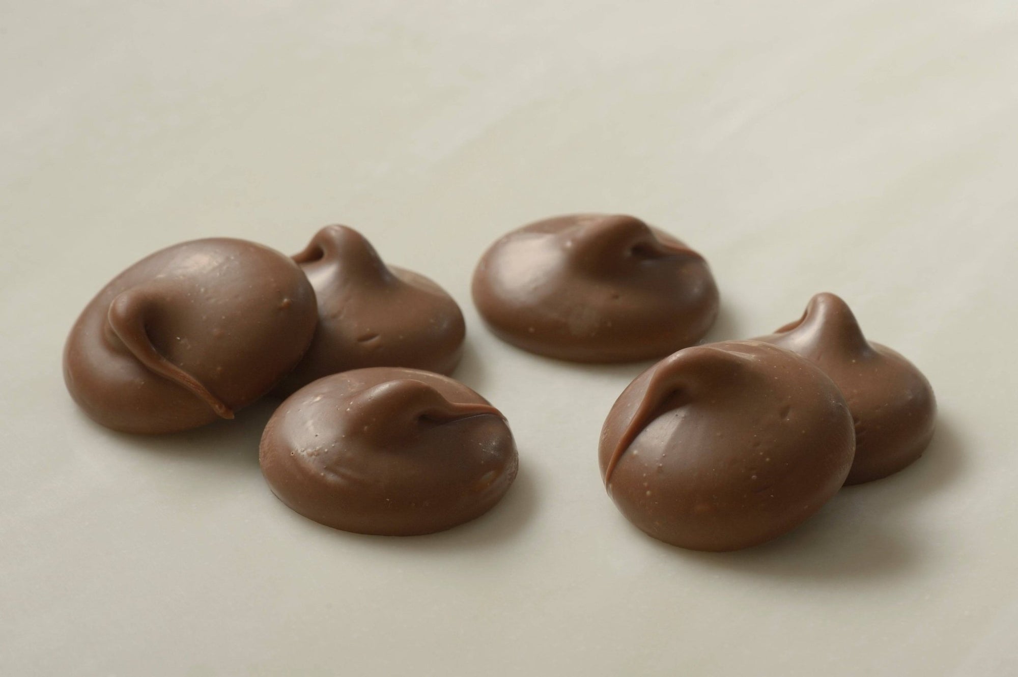 Gourmet milk chocolate drops